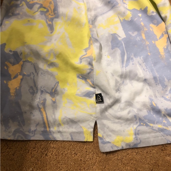 NWT Ripzone Blue, Peach, & Yellow Marble Patterned Lightweight Active T-Shirt - Picture 6 of 7